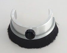 Brush segment ring with knurled clamp screw